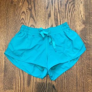 Lululemon Hotty Hot shorts 2.5